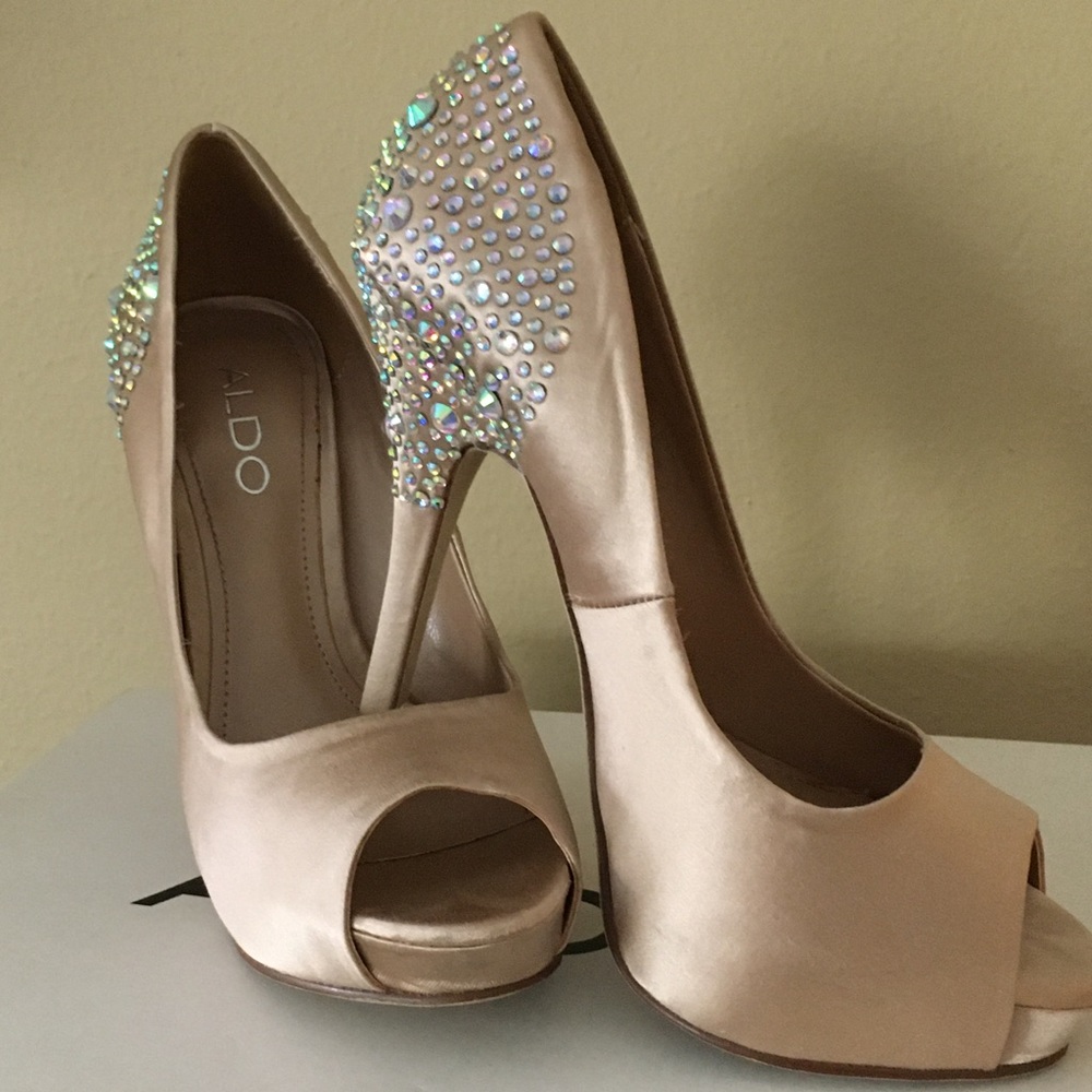 ALDO VODICKA Bling Champagne Heels Size 6